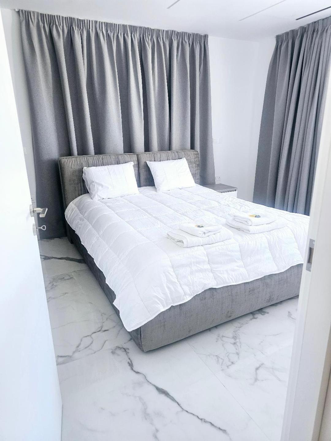 Deluxe Apartment Paphos Extérieur photo