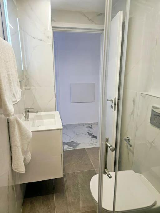 Deluxe Apartment Paphos Extérieur photo