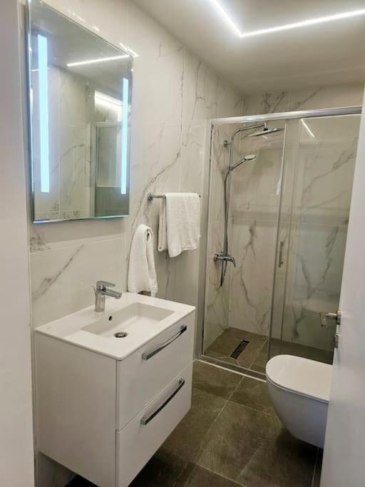 Deluxe Apartment Paphos Extérieur photo